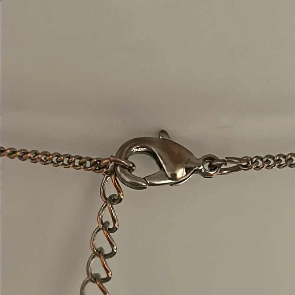 Elegant Silver and Gold Color Clover Necklace - Picture 7 of 8